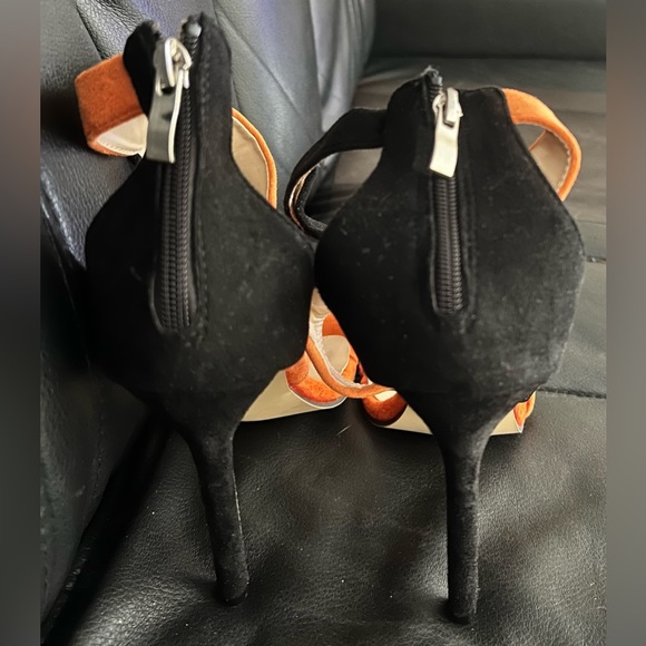 ChicMe: Women’s Colorblock Crisscross Thin Heeled
Sandals: Size 11 - Picture 4 of 6